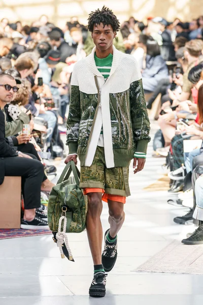 Look 19